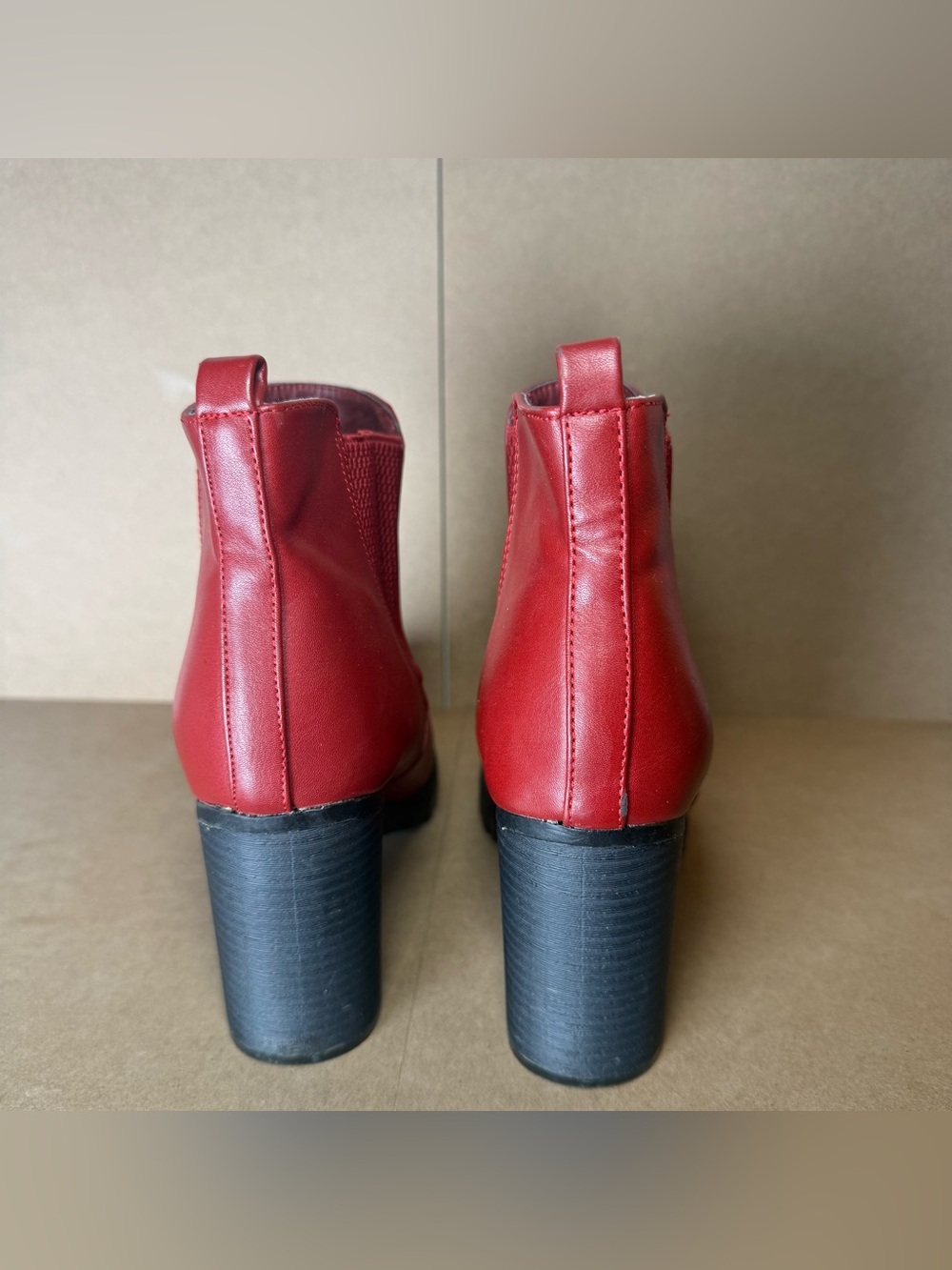Breckelles Red Faux Leather Ankle Boots Booties Chunky Black Block Heel Size 8 - Picture 5 of 8